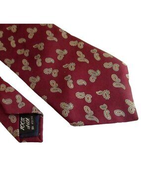 Vintage Neck Tie Mens Silk 3.5” 56" Red Paisley Pattern Saddle Club